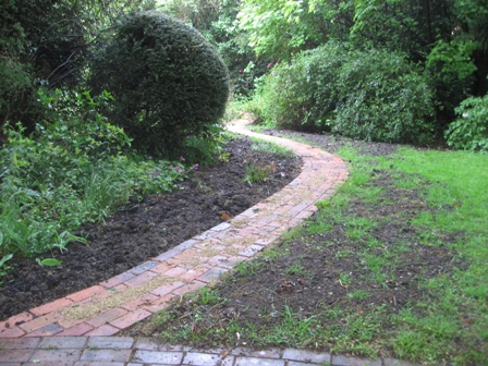 Path from Geriatric Bed to oak tree